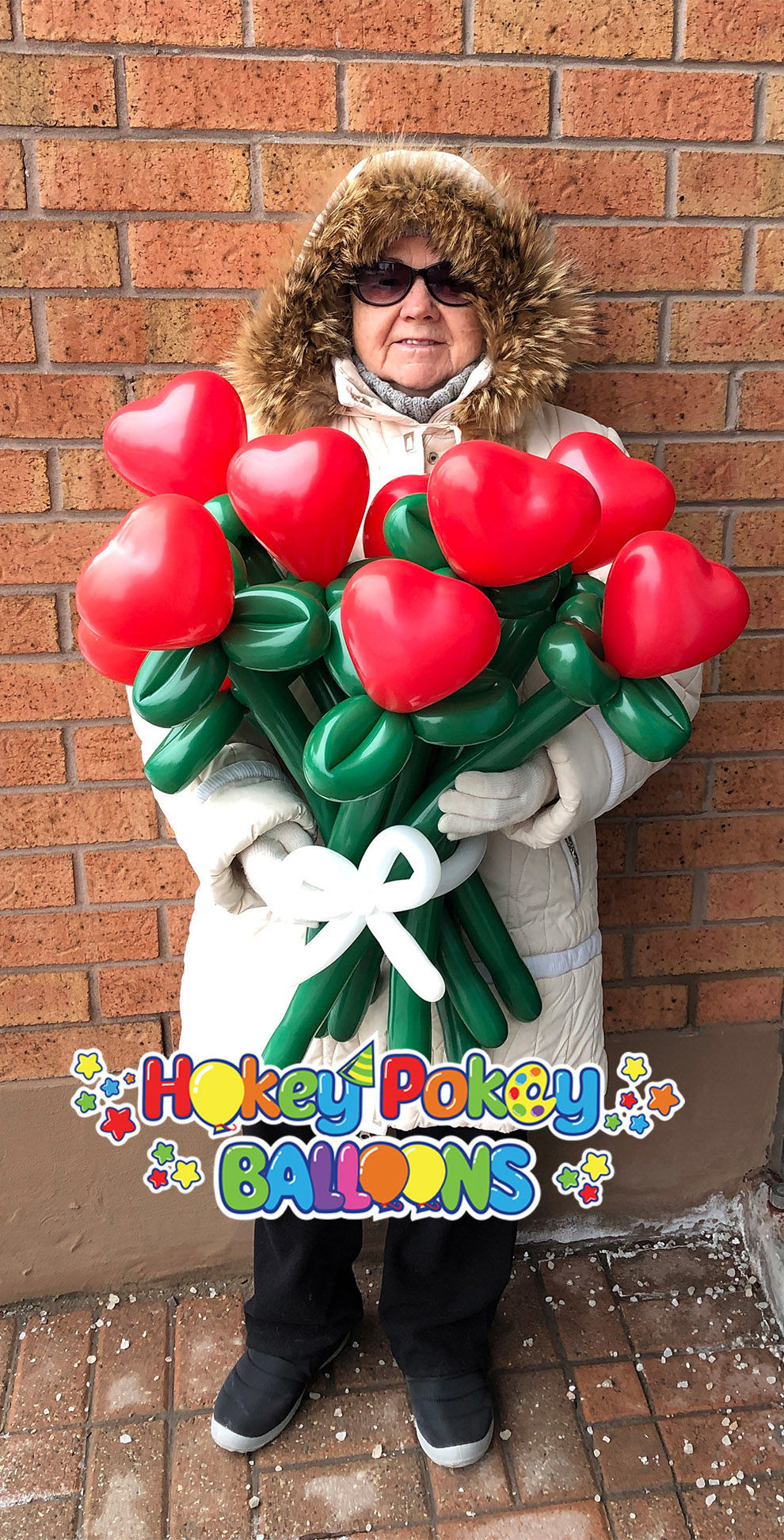 Picture of Heart Flower Balloon Bouquet with Bow (up to 21 flowers)